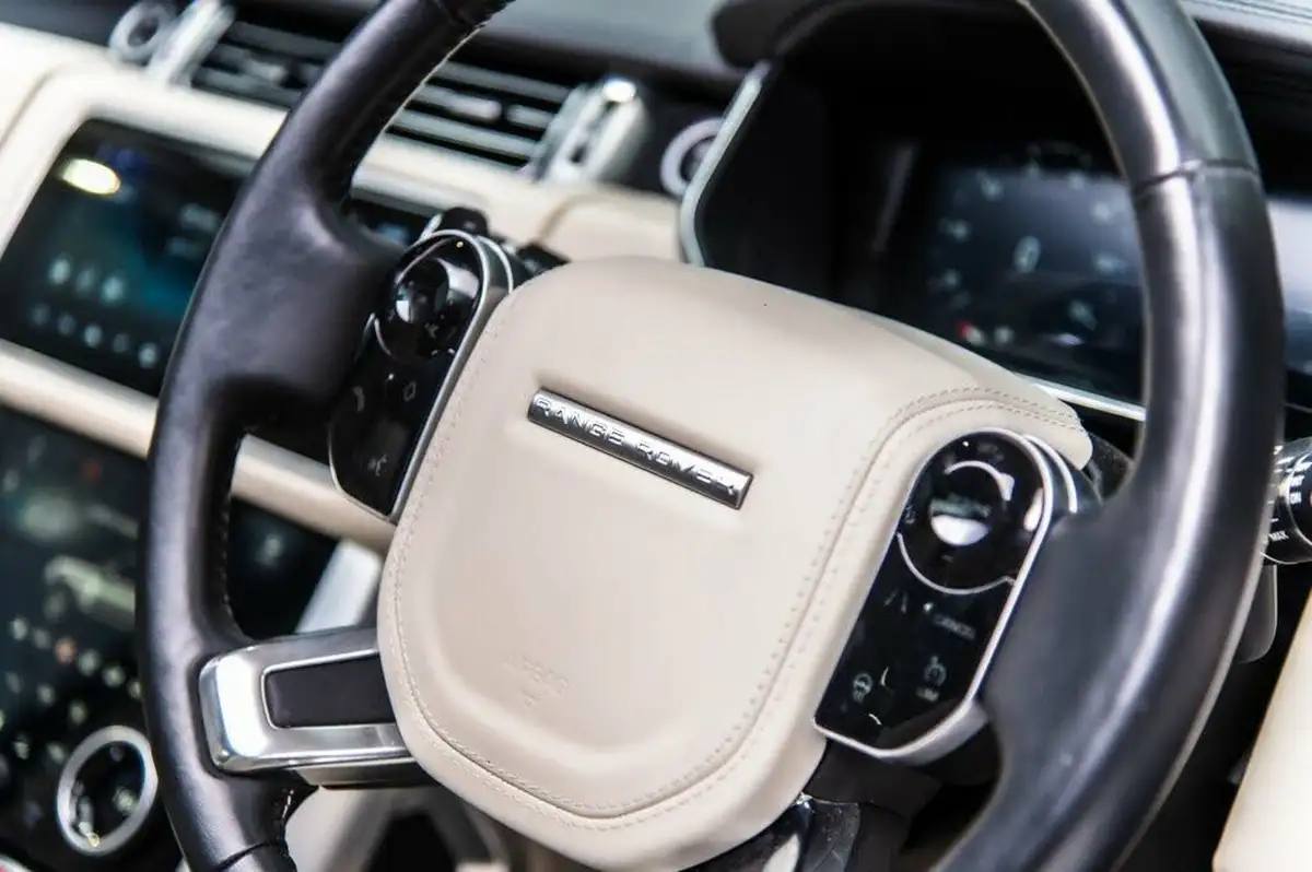 2021-land-rover-range-rover-30-d300-westminster-big-6