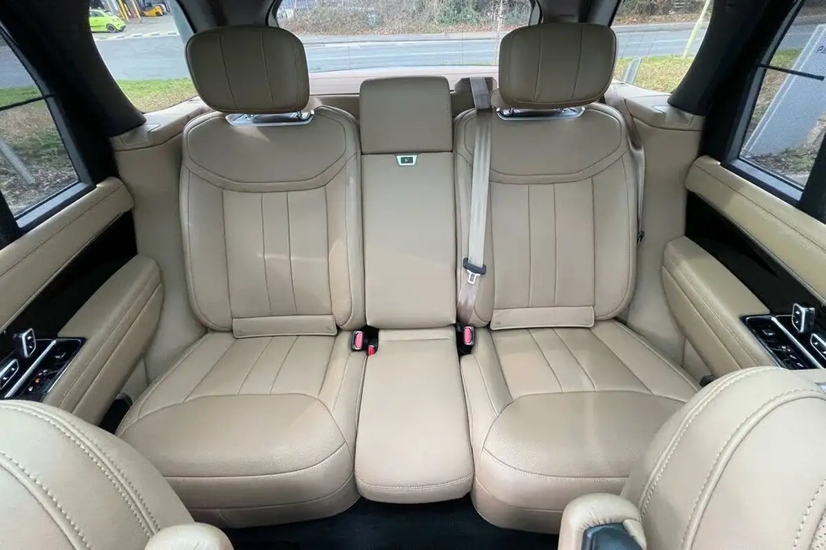 2023-land-rover-range-rover-30-d300-autobiography-big-10