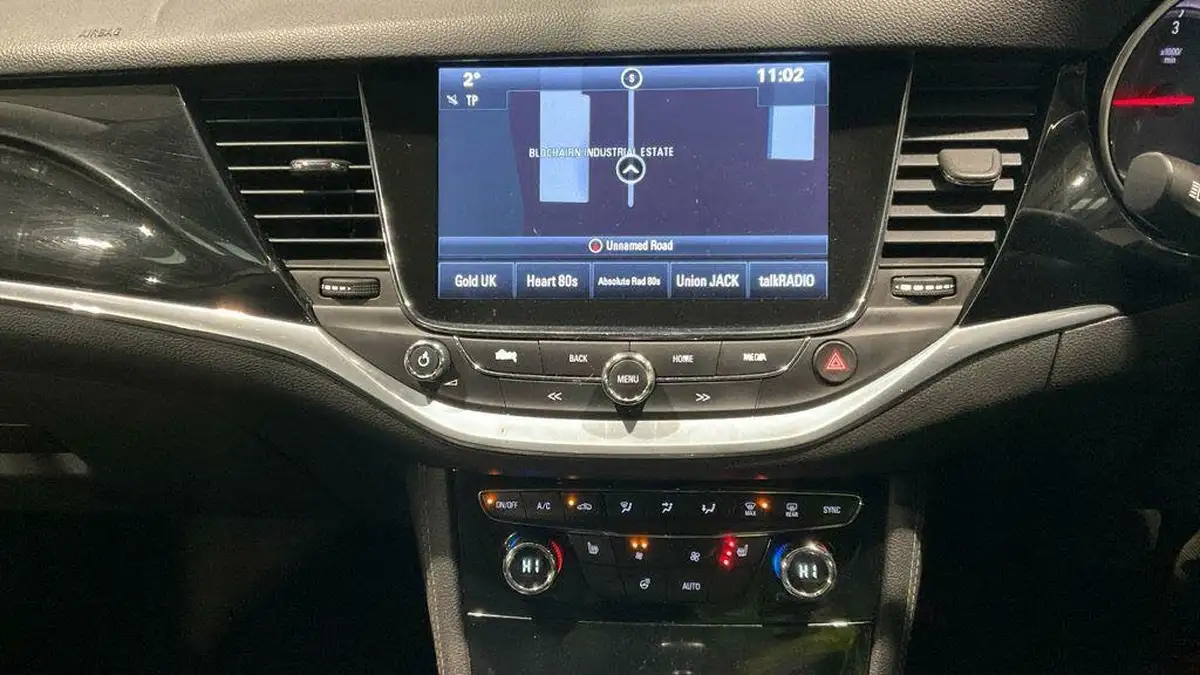 2015-vauxhall-astra-16cdti-elite-nav-136ps-hatchback-auto-big-5