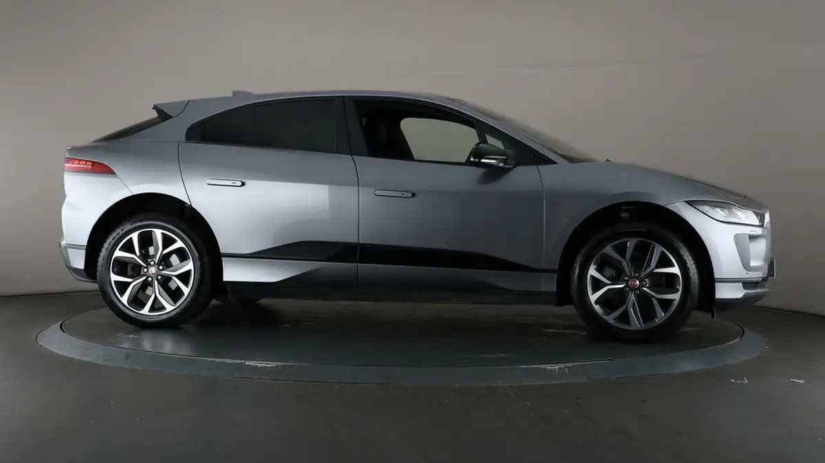 2022-jaguar-i-pace-ev400-hse-black-big-8