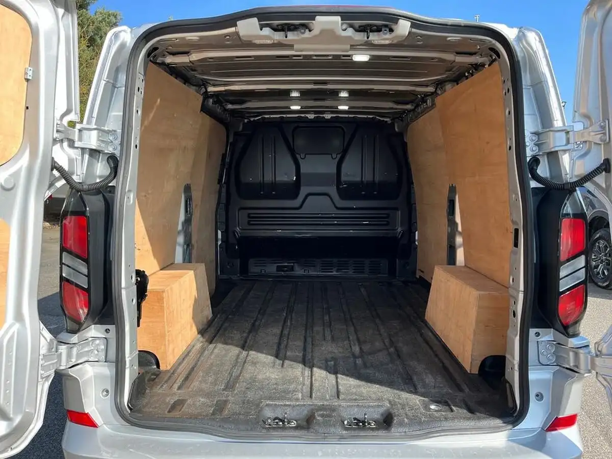 2023-ford-transit-custom-20tdci-300-l1h1-limited-136pseu6e-panel-van-1996cc-big-16