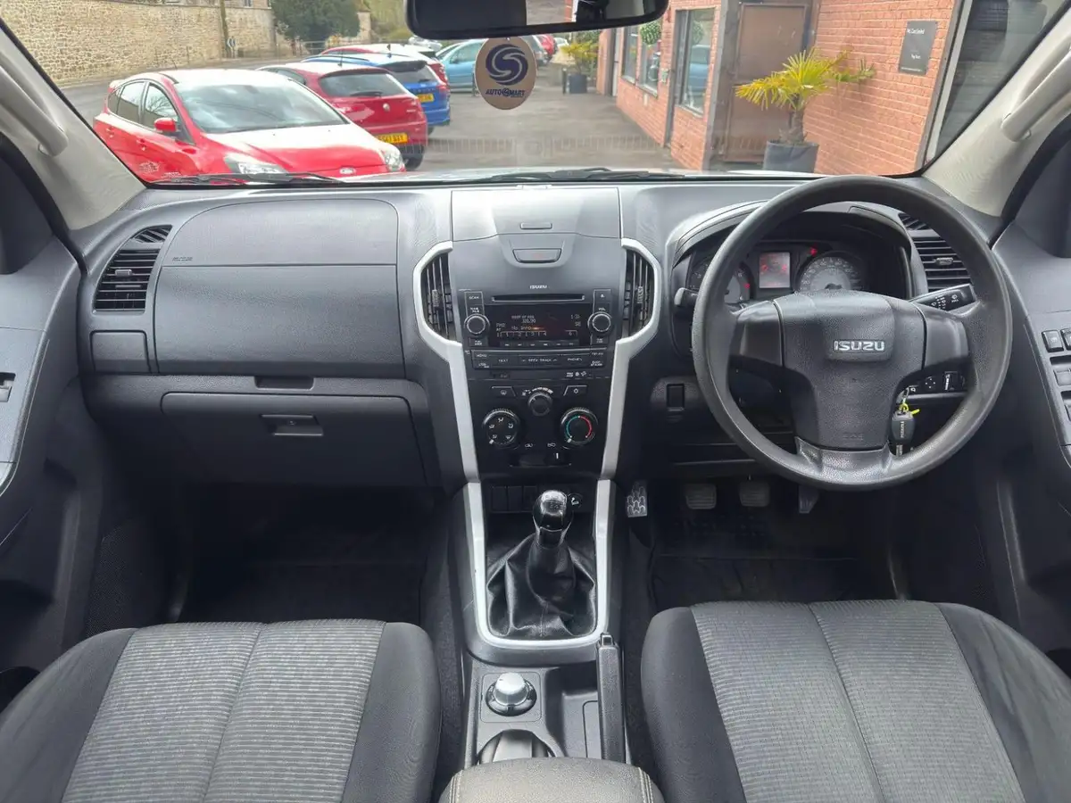2018-isuzu-d-max-19td-eiger-big-22
