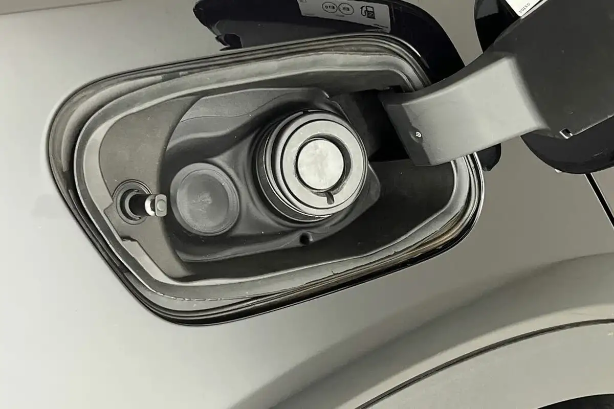 2024-volvo-xc40-20-b3-plus-big-39