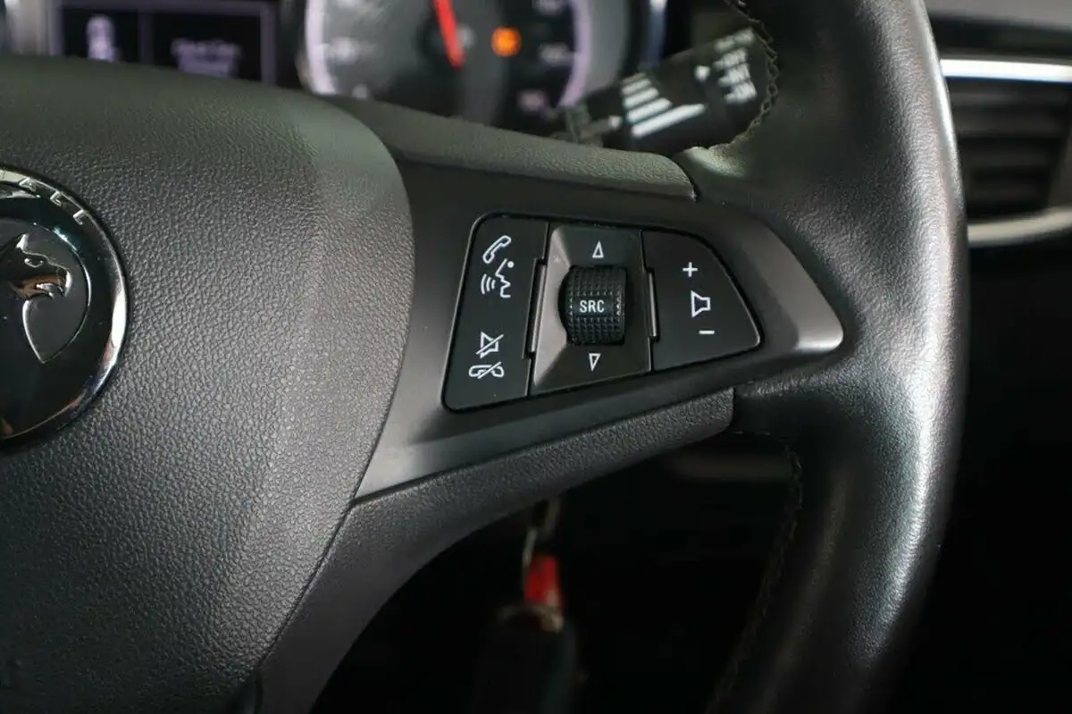 2021-vauxhall-astra-12-turbo-griffin-edition-hatchback-big-16