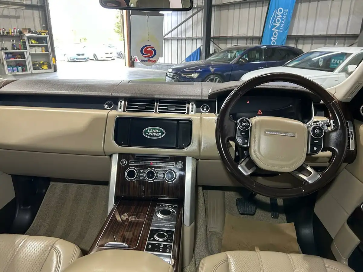 2014-land-rover-range-rover-30tdv6-vogue-big-22
