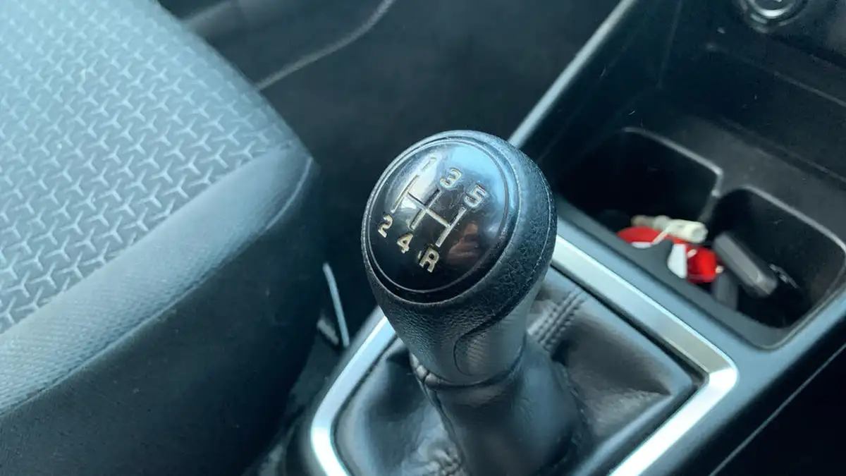 2017-suzuki-swift-10-boosterjet-sz5-shvs-big-19