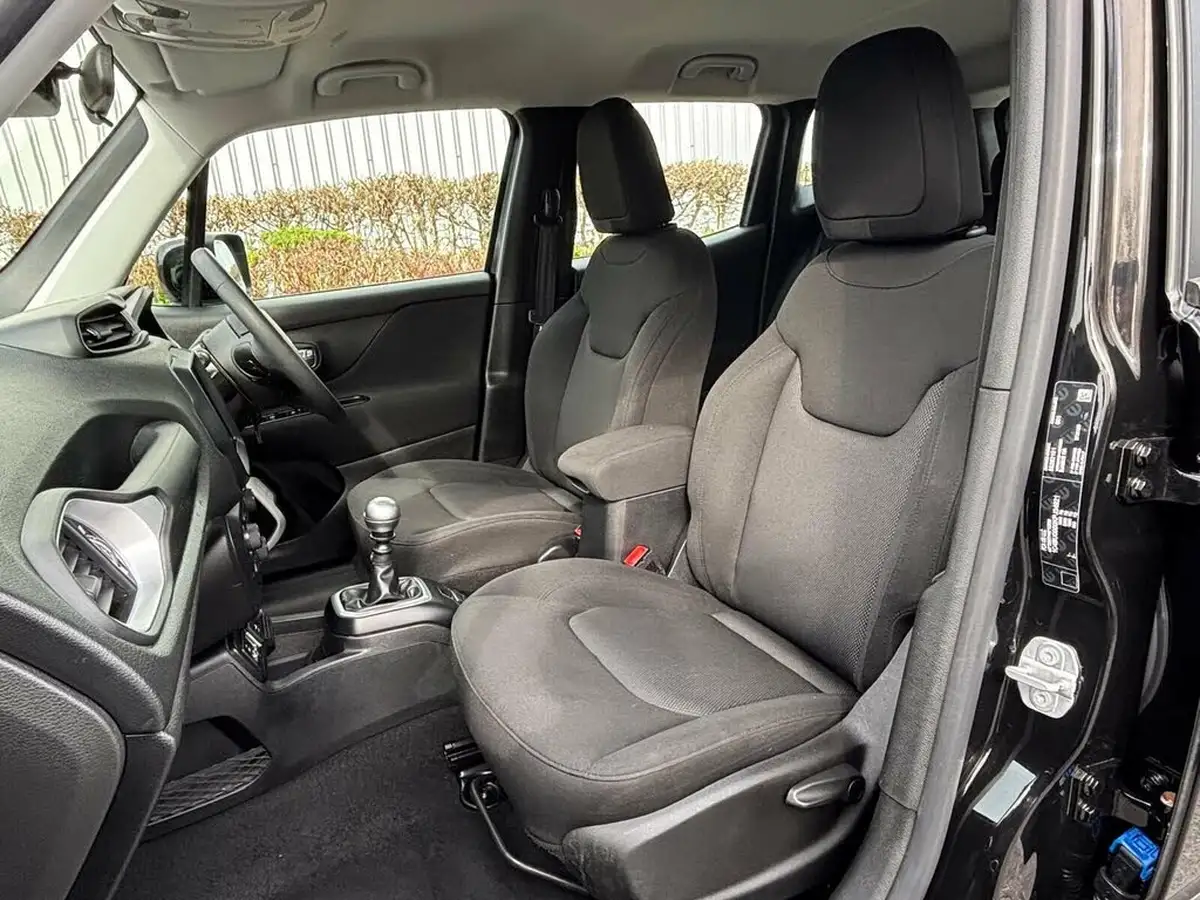 2019-jeep-renegade-10-gse-longitude-big-14