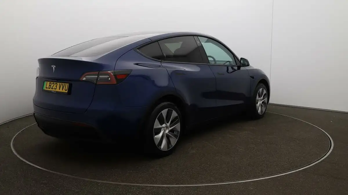 2023-tesla-model-y-e-long-range-big-50