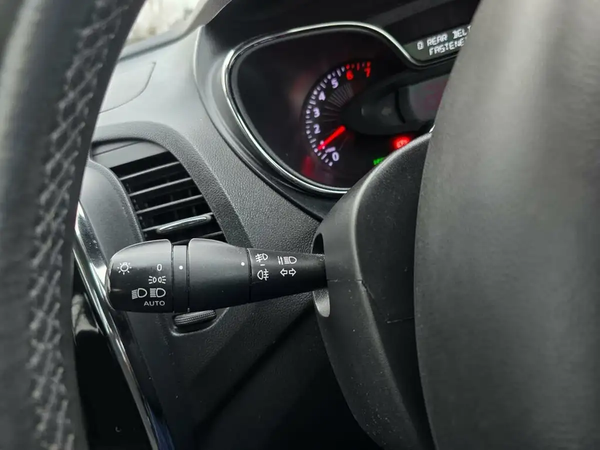 2016-renault-captur-12-dynamique-nav-big-32