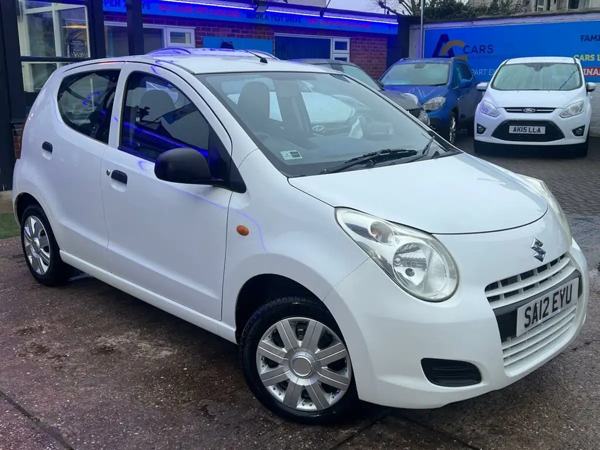 2012-suzuki-alto-10-sz3-big-30