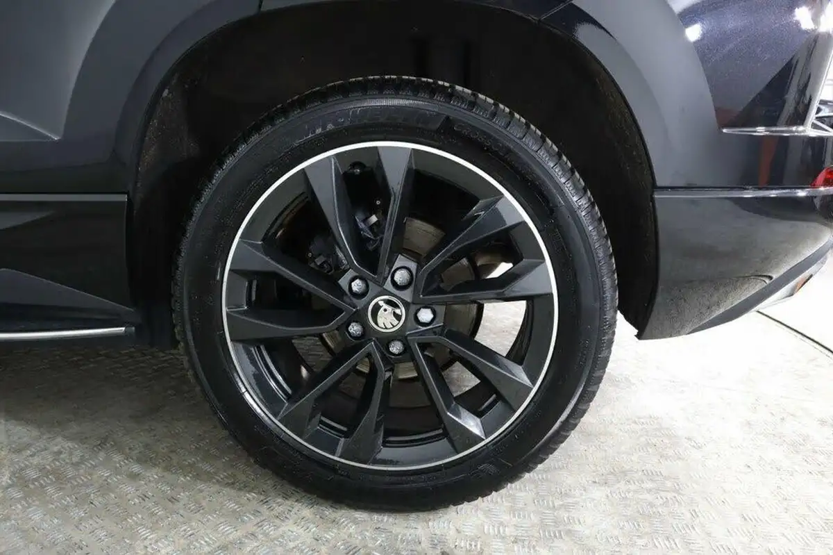 2022-skoda-karoq-15-tsi-sportline-big-17