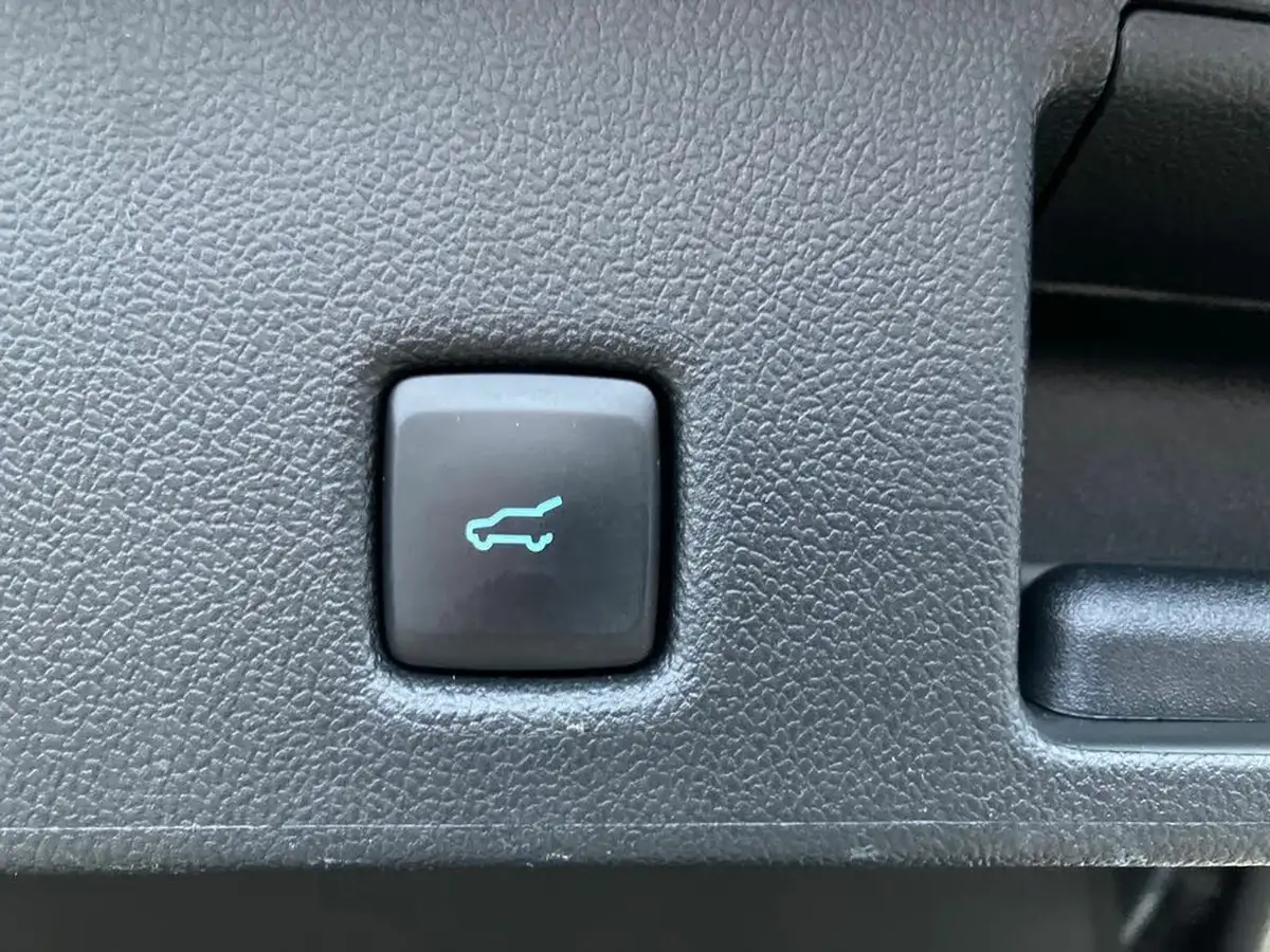 2022-ford-kuga-25t-st-line-x-edition-225ps-phev-big-24