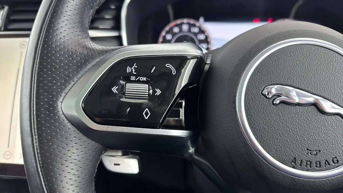 2022-jaguar-f-pace-20-p400e-r-dynamic-hse-big-19