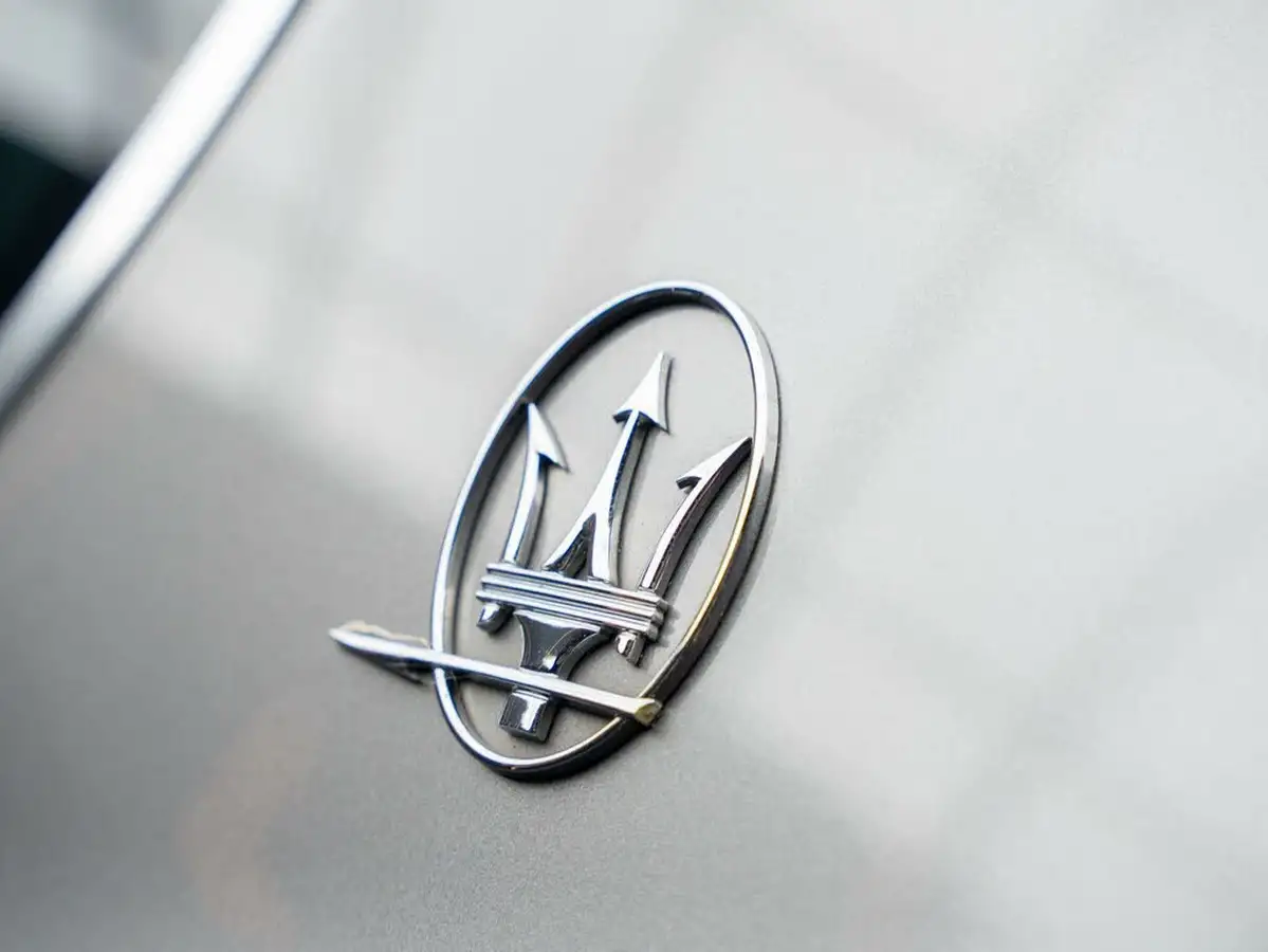 2018-maserati-levante-30-gransport-nerissimo-edition-big-30
