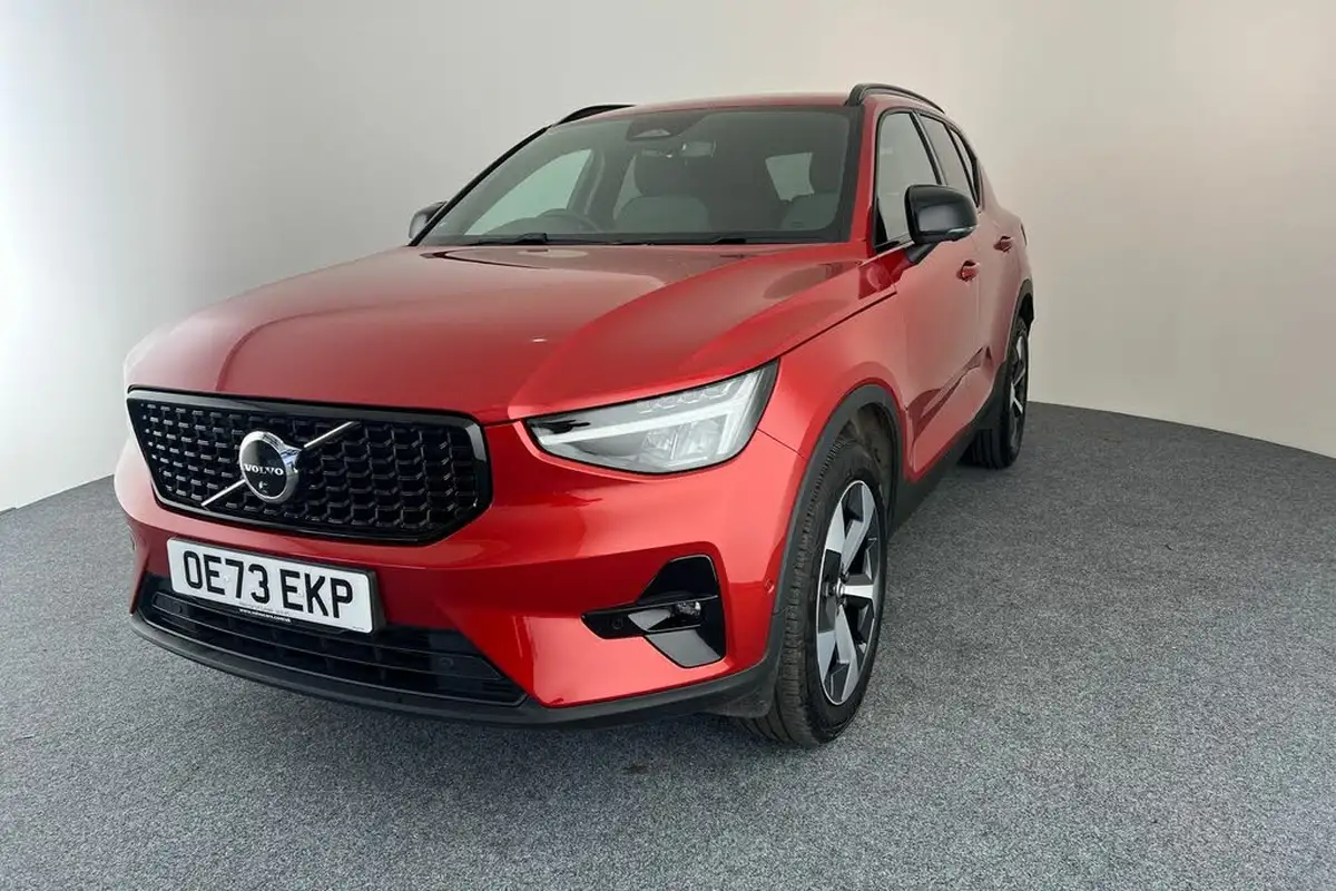 2023-volvo-xc40-20-b3-plus-big-25