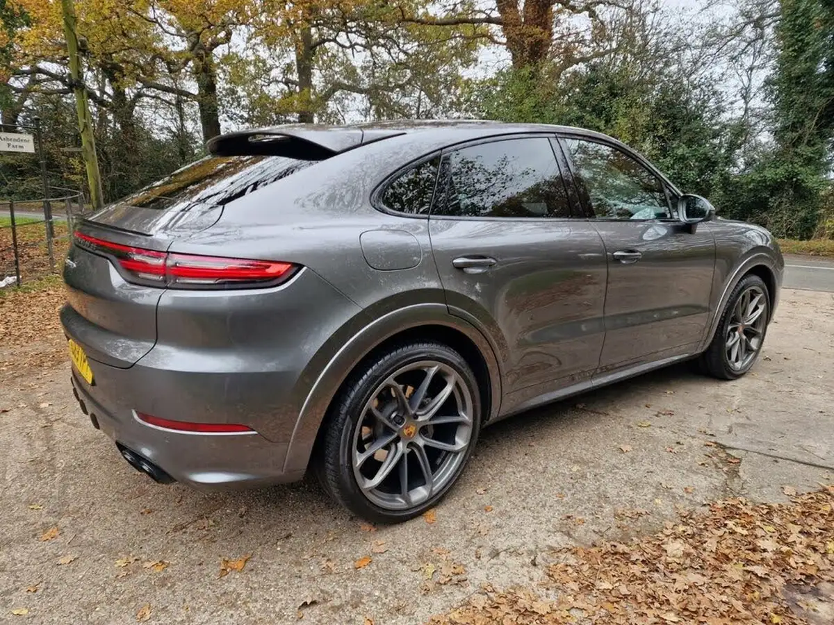 2019-porsche-cayenne-30-v6-s-big-17