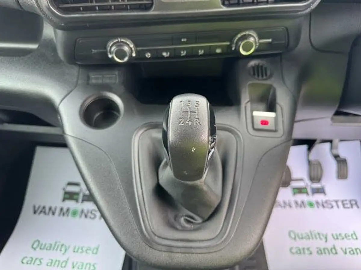 2020-peugeot-partner-15-bluehdi-1000-professional-100ps-eu6dt-panel-big-24