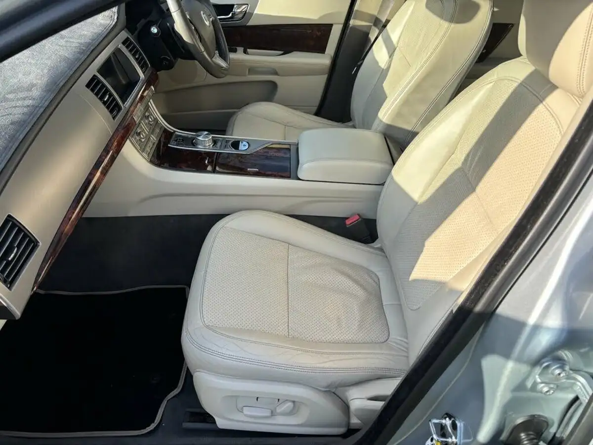 2009-jaguar-xf-30td-premium-luxury-big-23