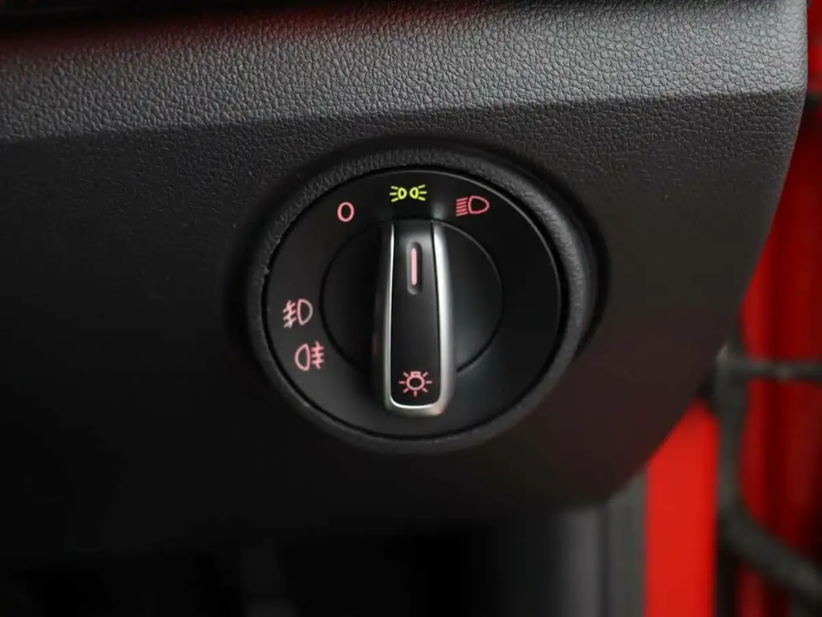 2018-volkswagen-up-10-gti-3d-big-29