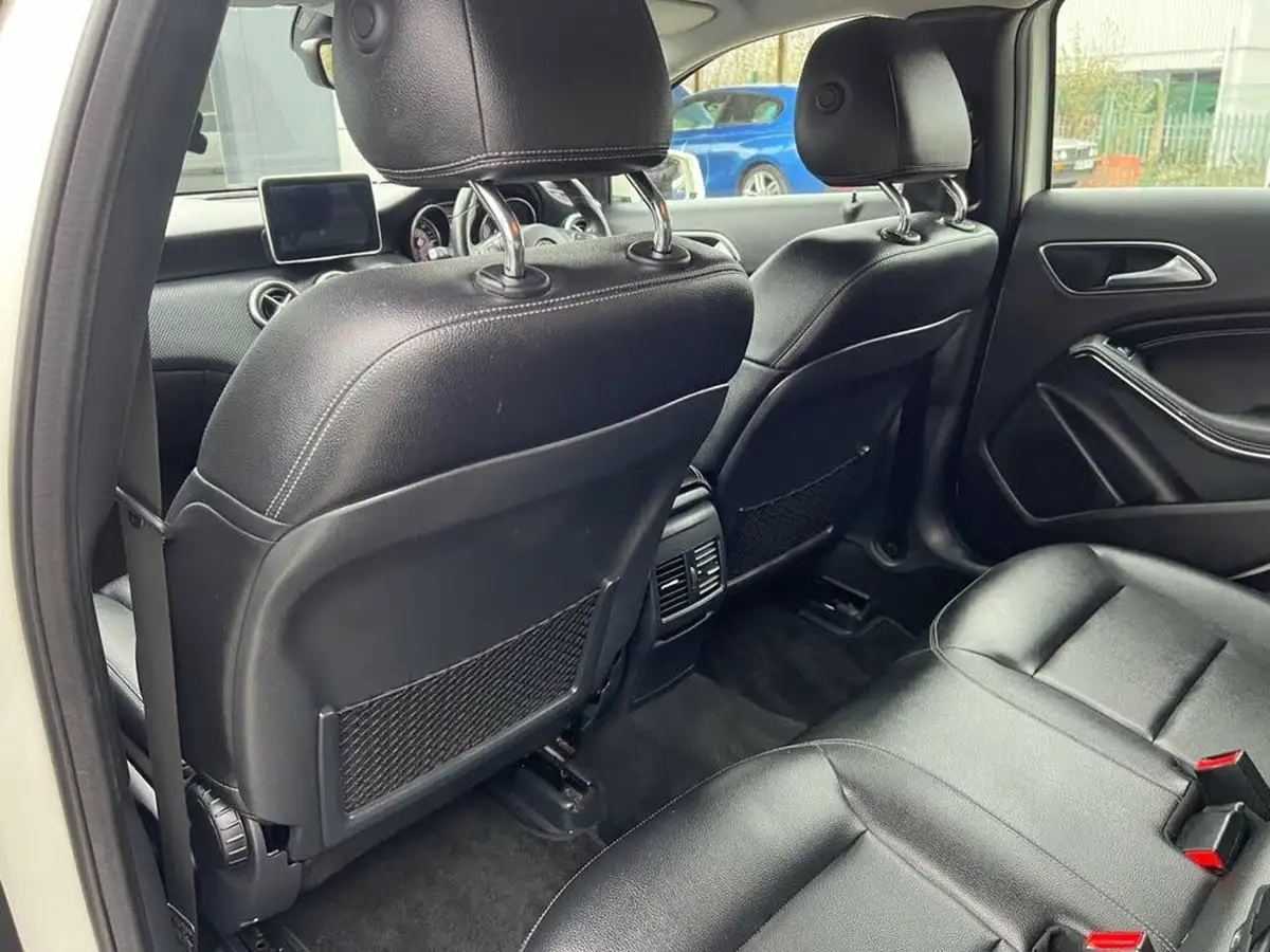 2015-mercedes-benz-a-class-15d-a180d-sport-executivess-big-24