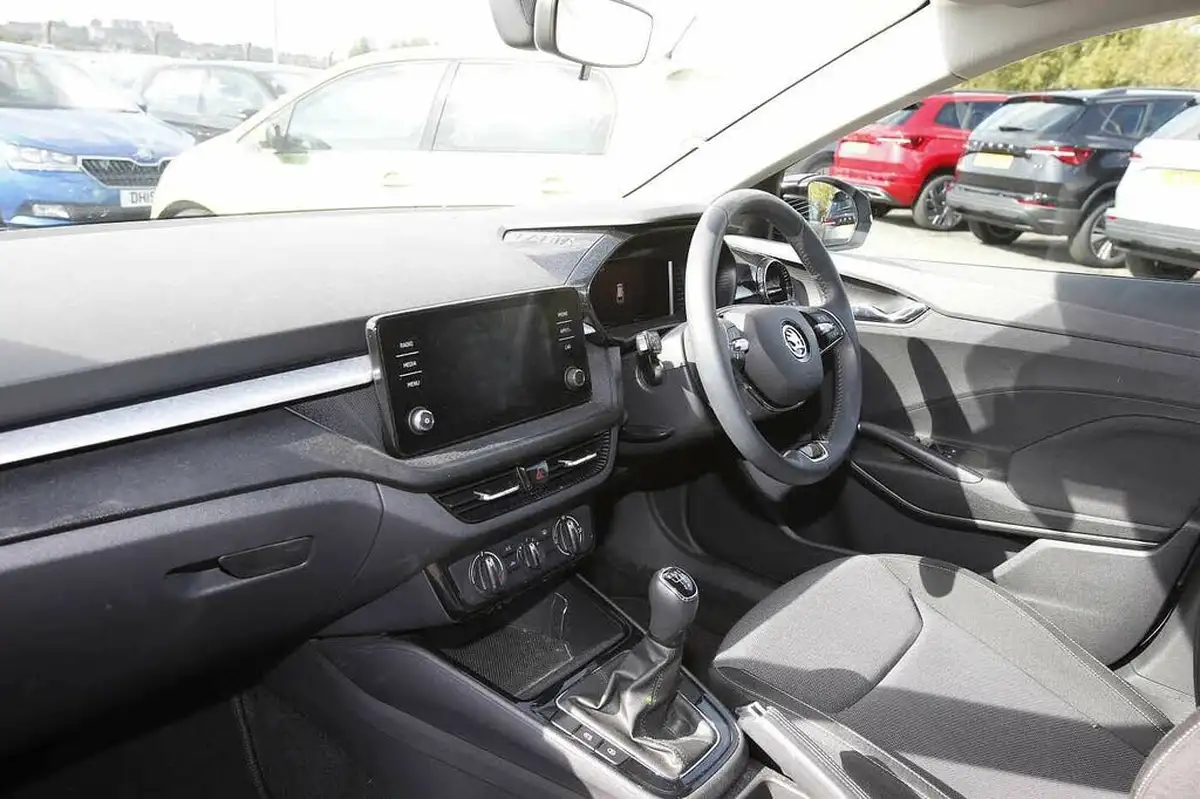 2023-skoda-fabia-10-tsi-colour-edition-95ps-big-1