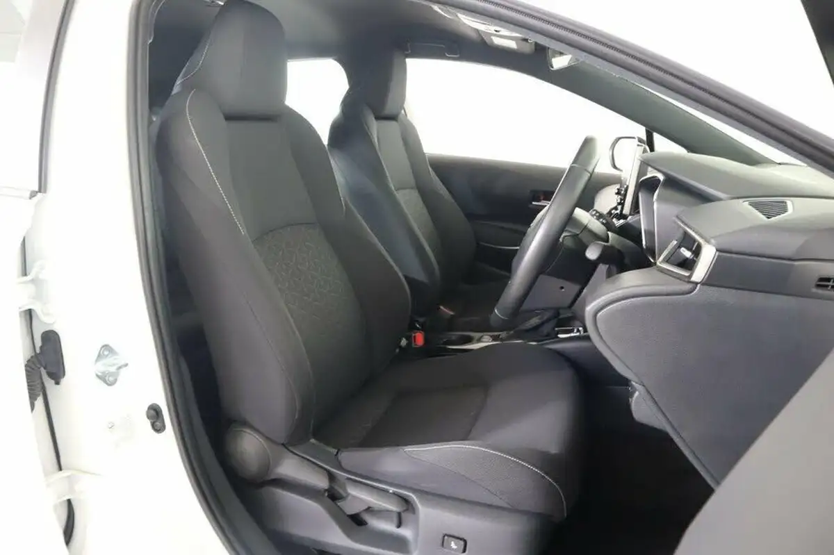 2021-toyota-corolla-18-vvt-i-icon-tech-spare-wheel-hatchback-5d-big-33
