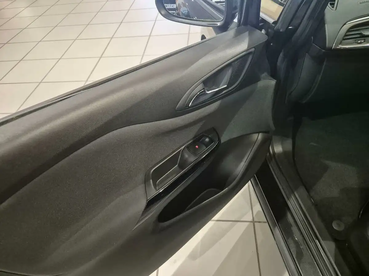 2015-vauxhall-corsa-14-excite-ac-90ps-ecoflex-5d-1398cc-big-27