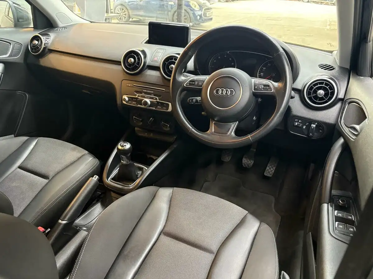 2016-audi-a1-10-tfsi-sportback-5d-big-38