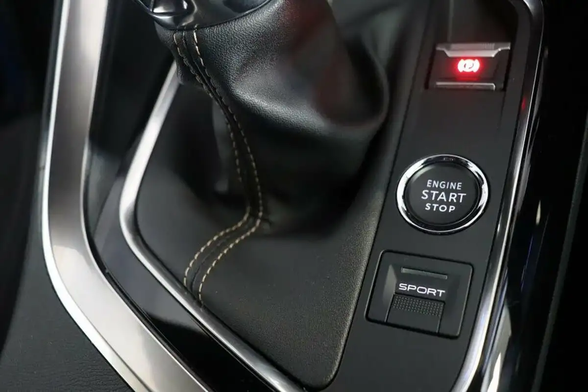 2022-peugeot-3008-suv-12-puretech-gt-big-18