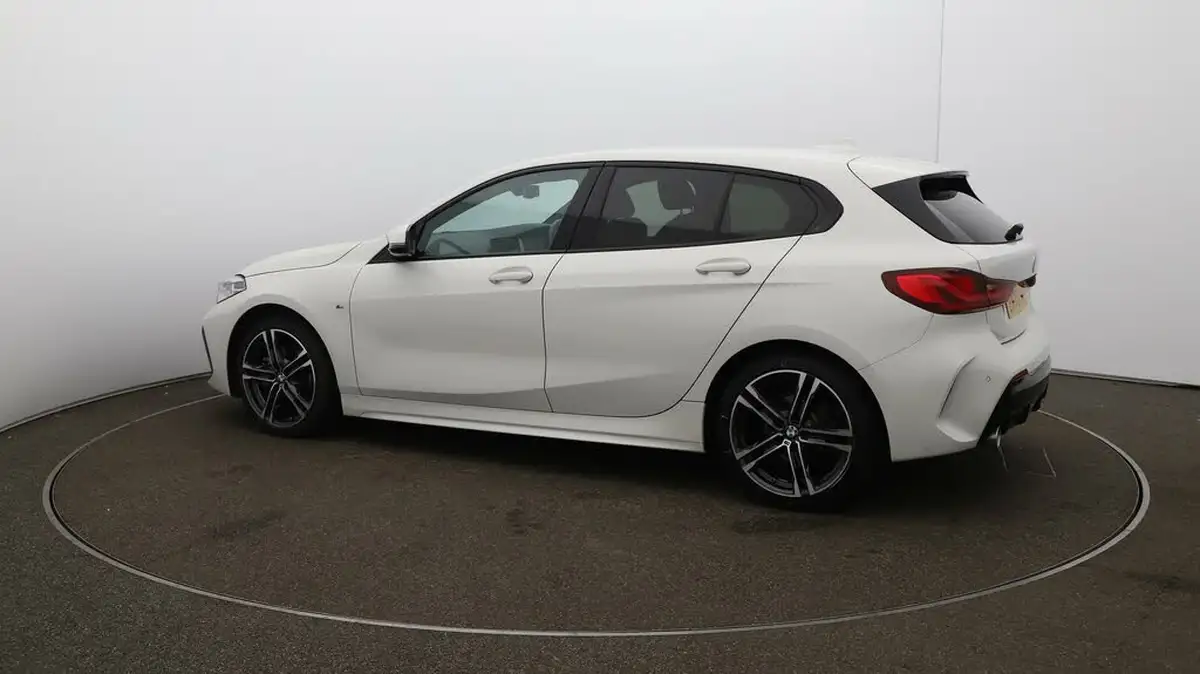 2023-bmw-1-series-15-118i-m-sport-lcp-dct-big-45