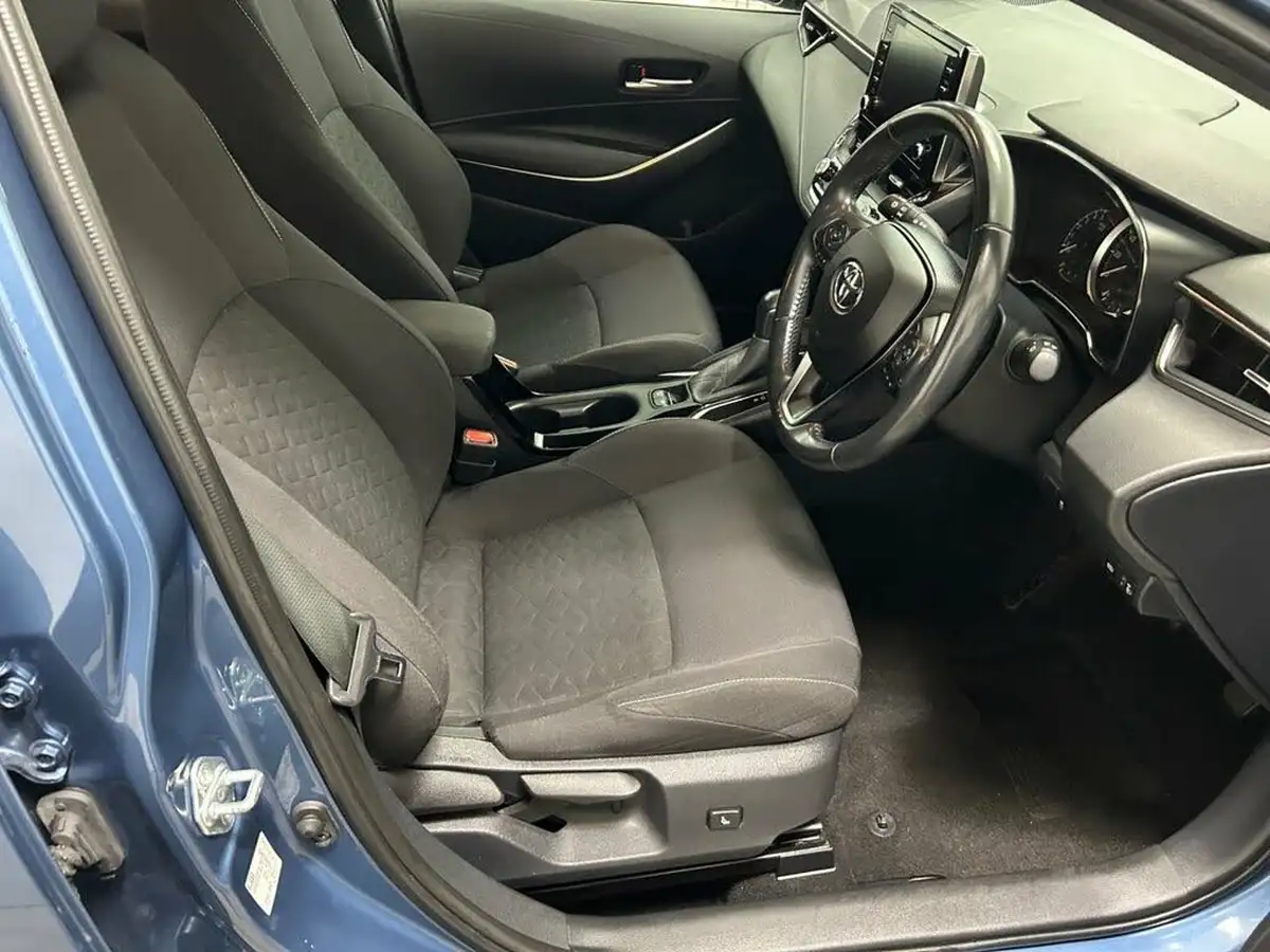 2019-toyota-corolla-18-vvt-i-icon-trk-touring-sports-5d-big-10