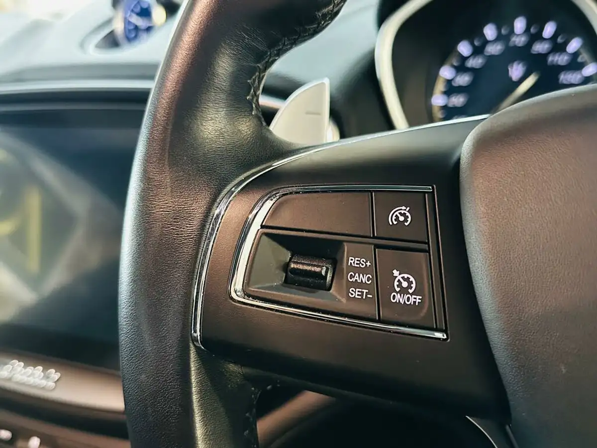 2019-maserati-ghibli-30-big-40