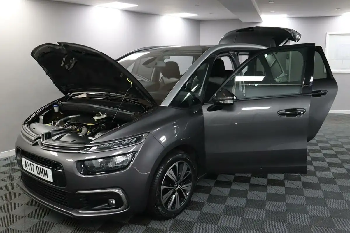 2017-citroen-grand-c4-picasso-16bluehdi-flair-eat6-big-15