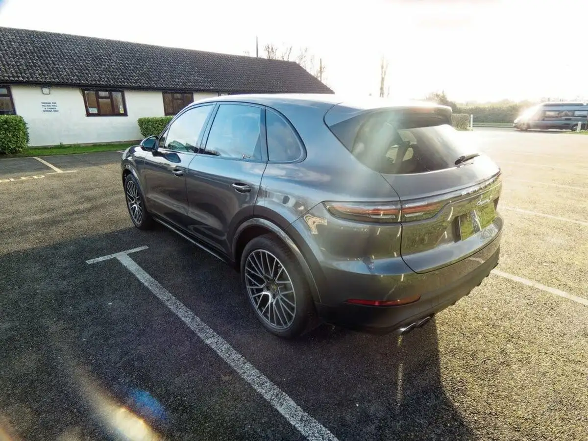 2019-porsche-cayenne-30-v6-s-big-18