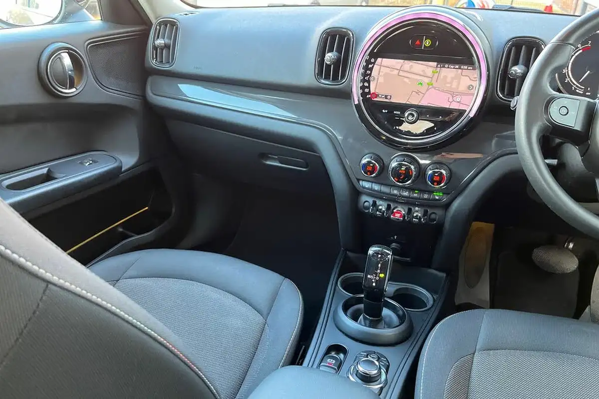 2021-mini-countryman-15-cooper-classic-auto-big-38