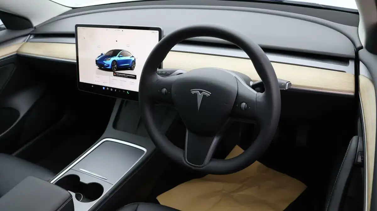 2022-tesla-model-3-e-long-range-big-8