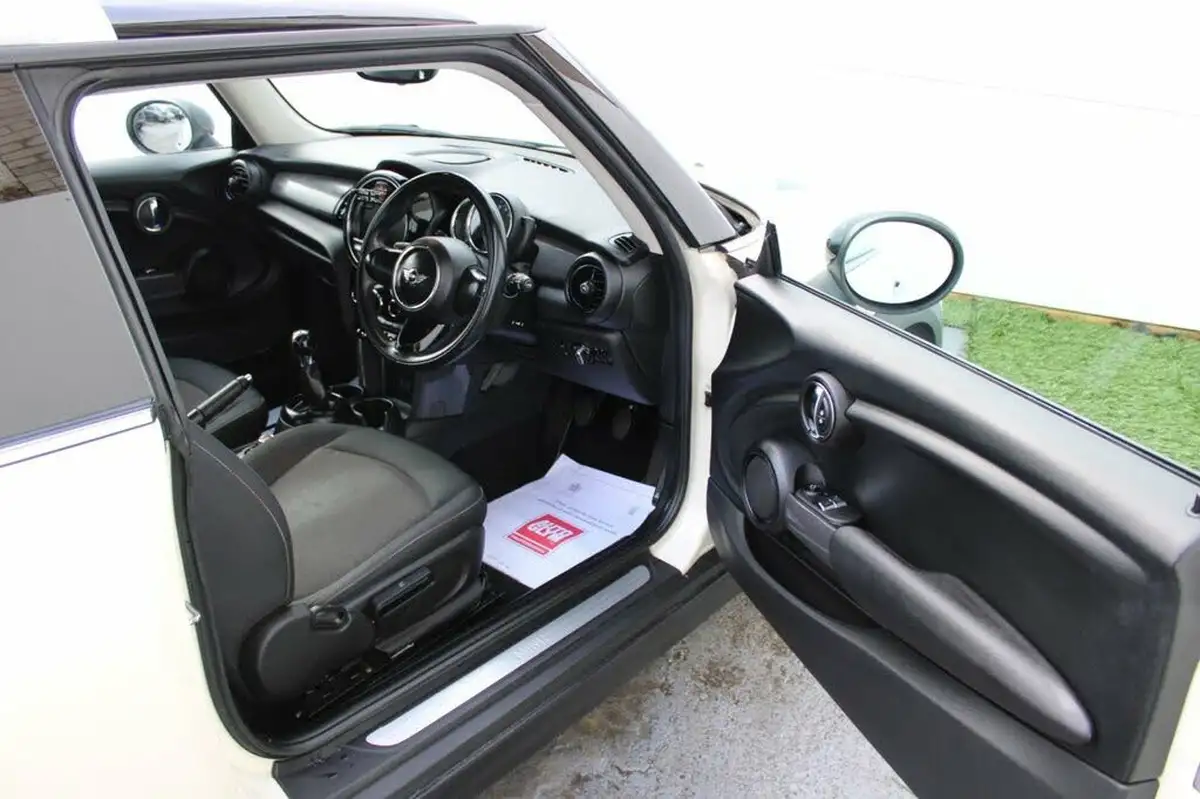 2016-mini-cooper-15-cooper-ss-hatchback-3d-big-32