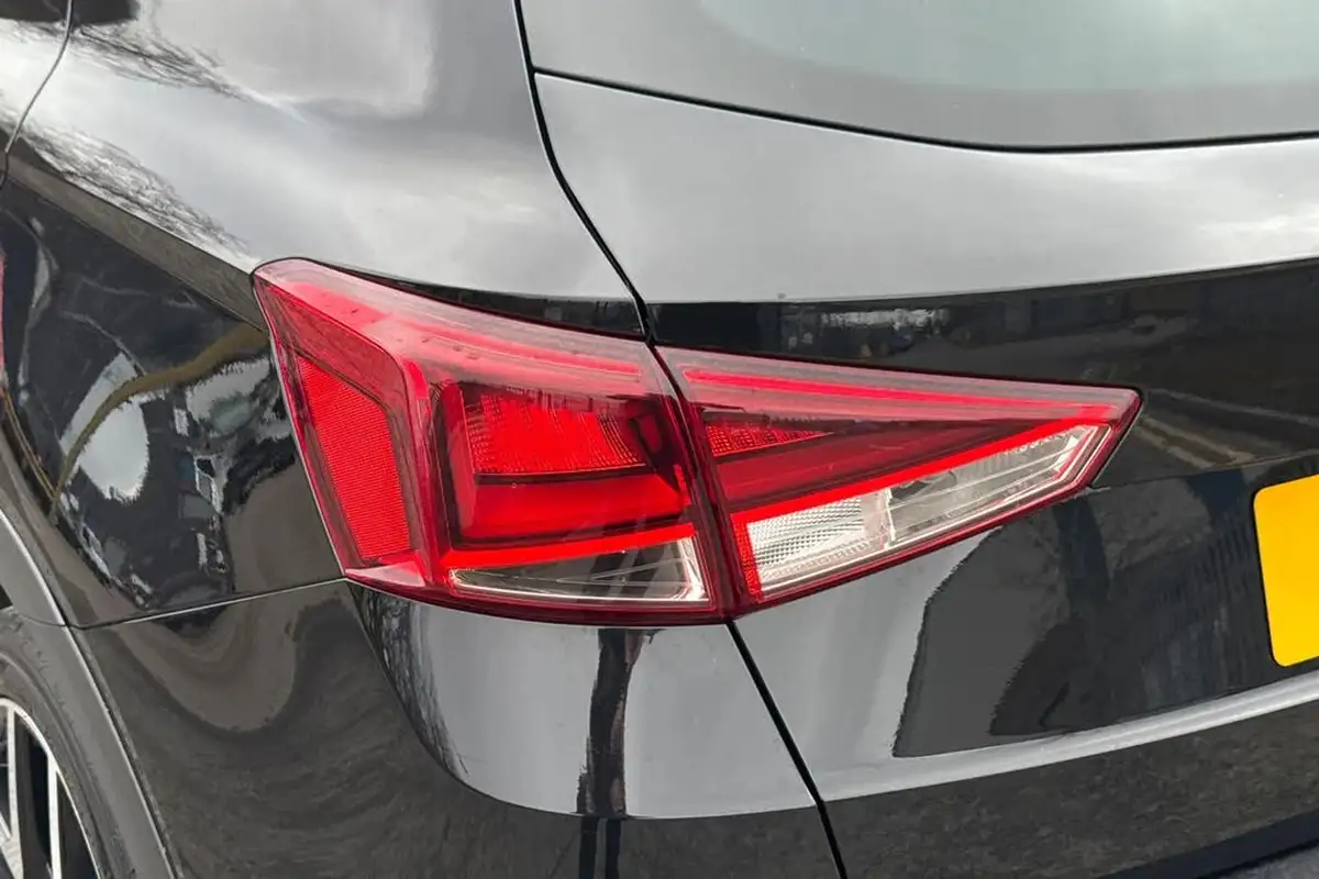 2021-seat-arona-10-tsi-fr-red-edition-big-27