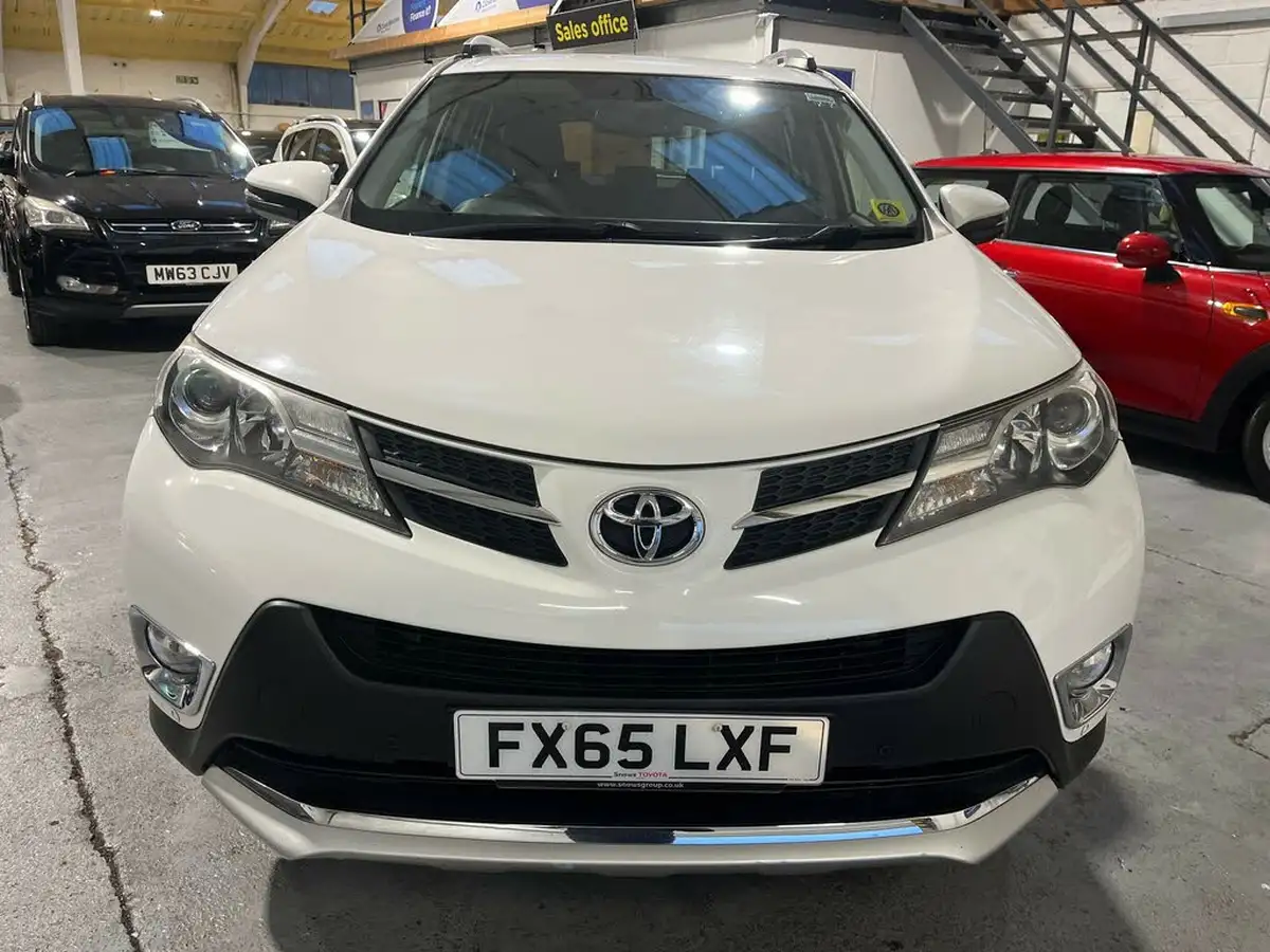 2015-toyota-rav4-20td-invincible-2wd-big-7