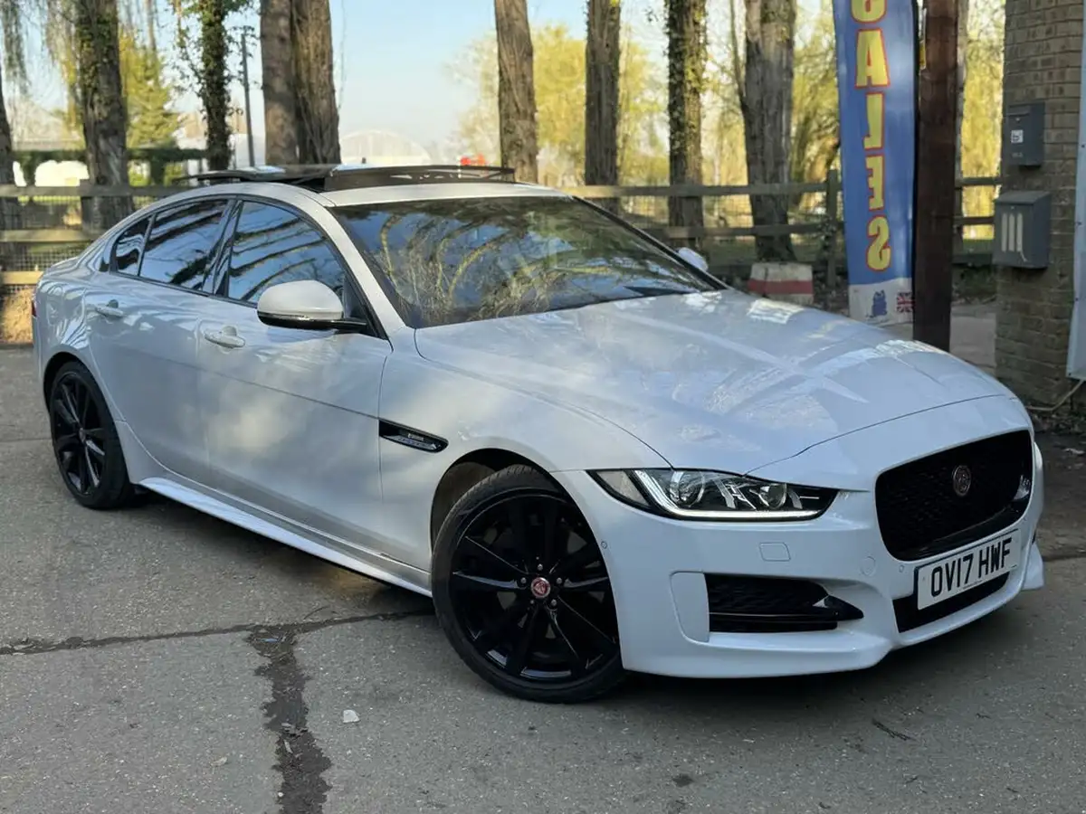 2017-jaguar-xe-20d-r-sport-180ps-awd-1999cc-auto-big-13
