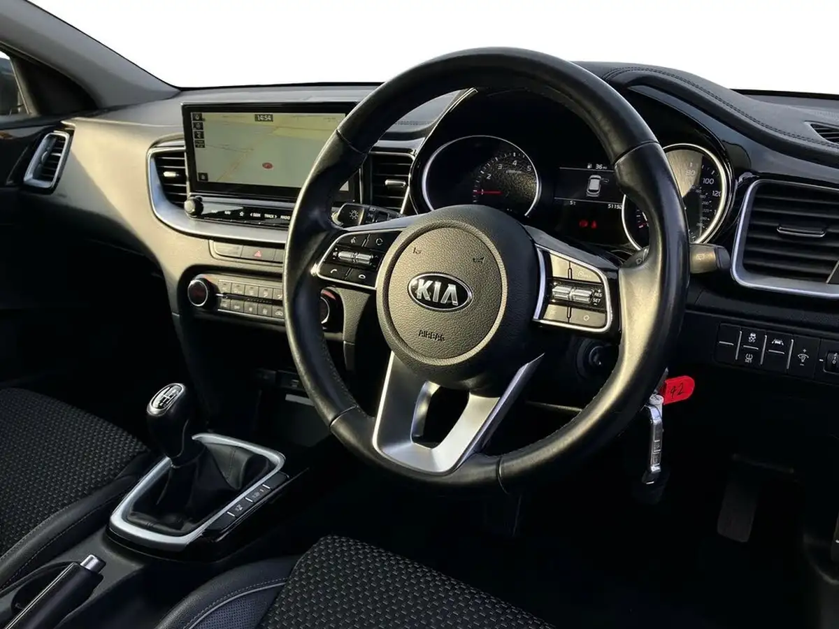 2020-kia-ceed-10-t-gdi-3-hatchback-big-8