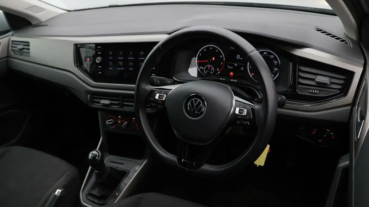 2021-volkswagen-polo-10-match-big-9
