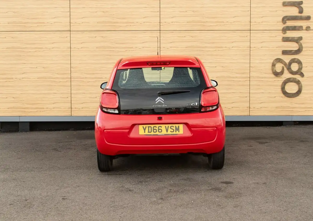 2016-citroen-c1-12-puretech-feel-81ps-5d-big-6