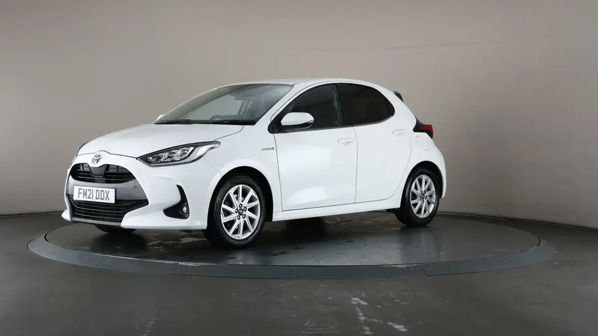 2021-toyota-yaris-15-vvt-i-design-big-39