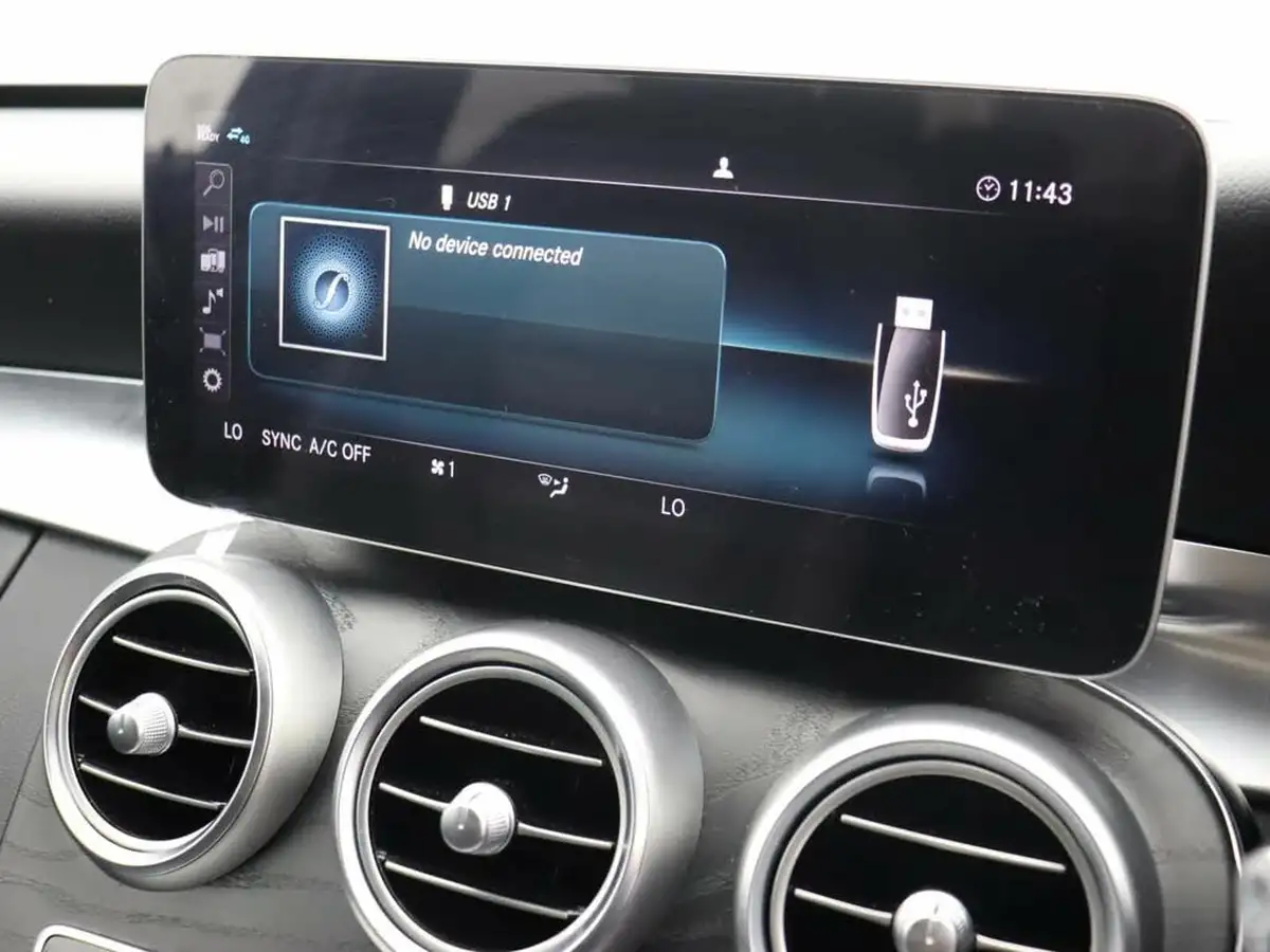 2021-mercedes-benz-c-class-20-c300-amg-line-edition-premium-saloon-4d-big-18