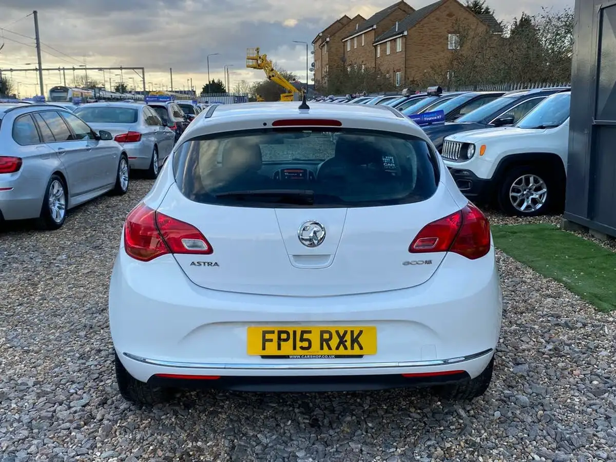 2015-vauxhall-astra-16cdti-tech-line-110ps-ecoflex-ss-hatchback-big-9