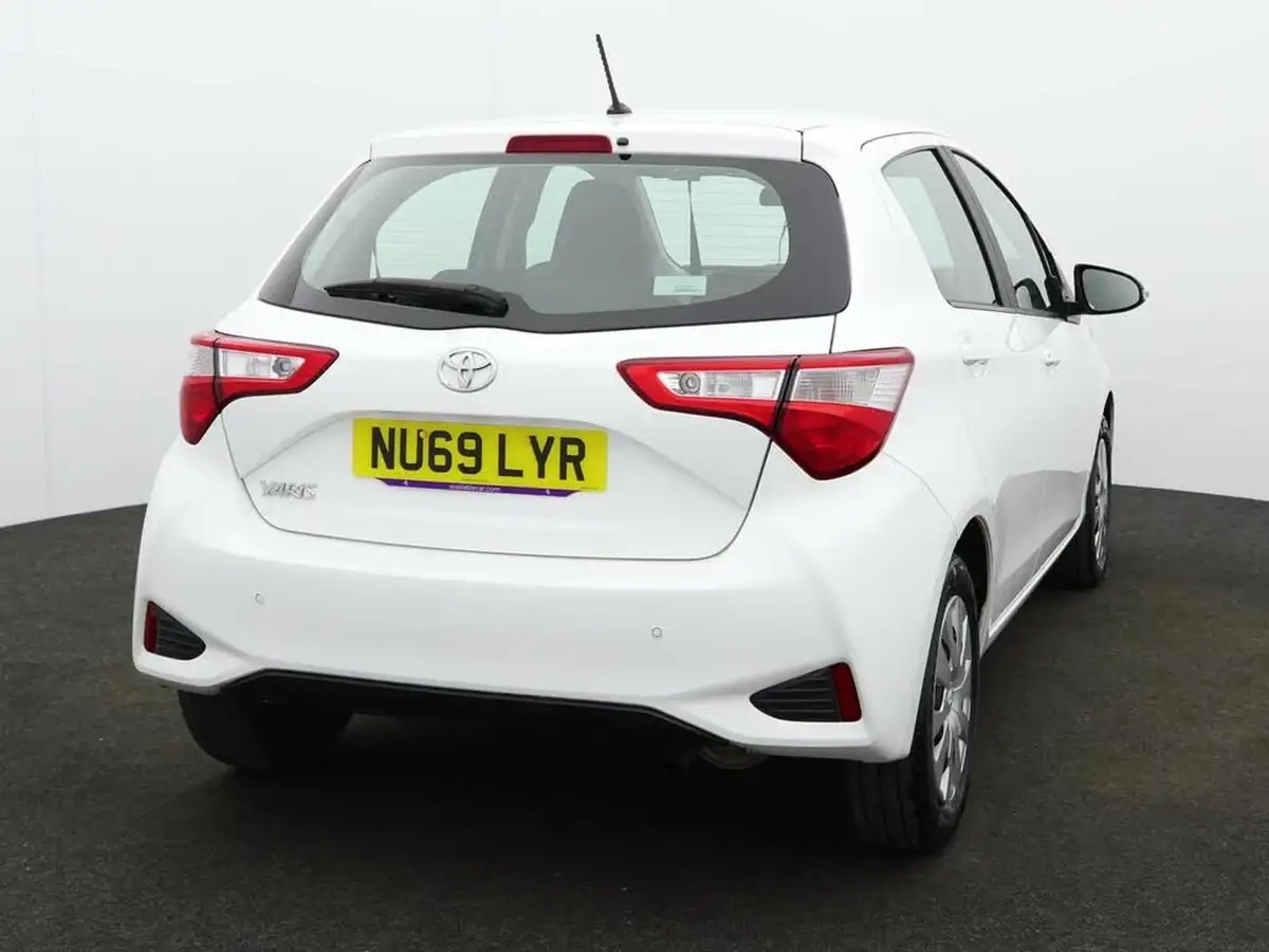 2019-toyota-yaris-10-vvt-i-active-big-4