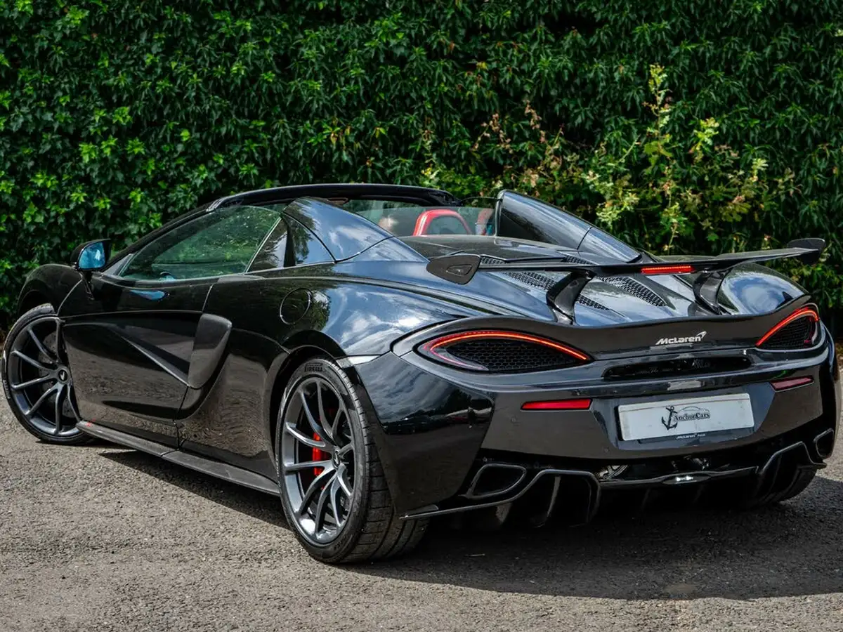 2018-mclaren-570s-38-coupe-big-24