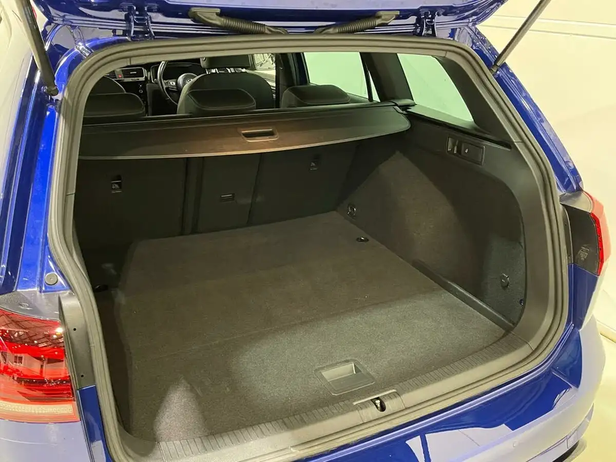 2020-volkswagen-golf-20-tsi-r-300ps-estate-5d-big-22
