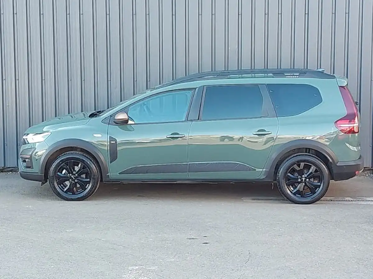 2023-dacia-jogger-16-tce-extreme-big-3